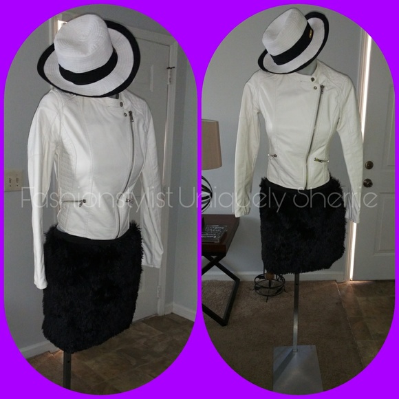 Petticoat Alley Warm Fuzzy Mini-Skirt - Picture 6 of 8